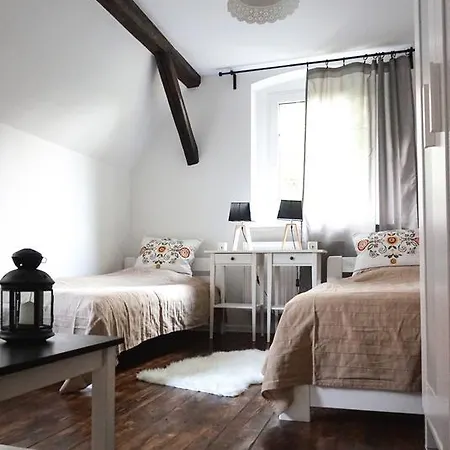 Gościnne Parkowa 2 *
