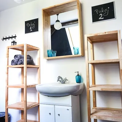 Goscinne Parkowa 2 *