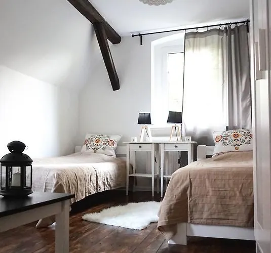 Goscinne Parkowa 2 *